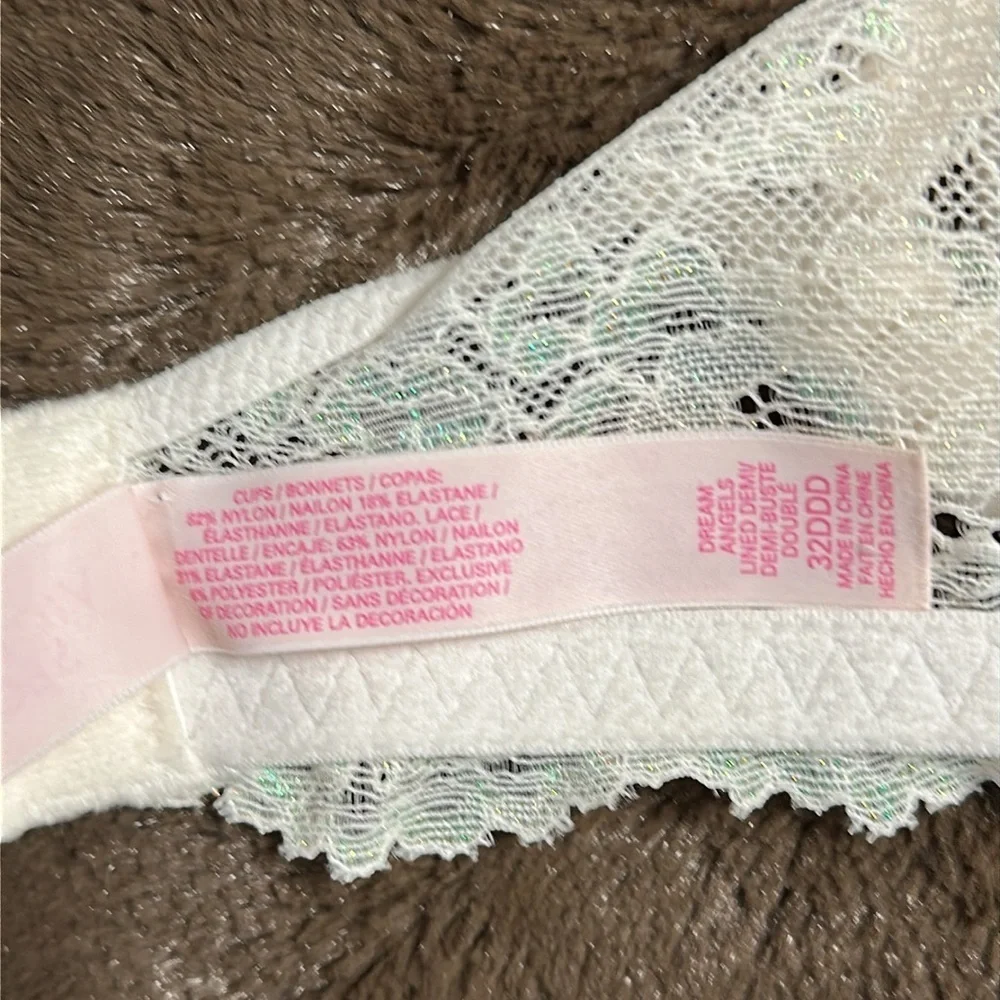 VICTORIAS SECRET Dream Angles Lined Demi Sz 32DDD